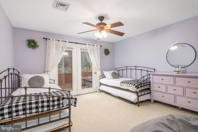 87 WARBLER CT, Lake Harmony, PA 18624