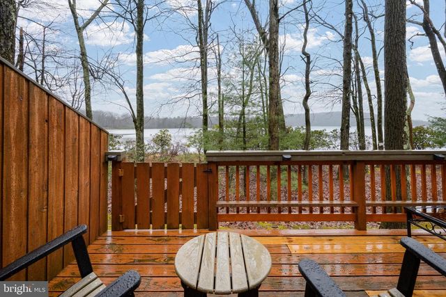 87 WARBLER CT, Lake Harmony, PA 18624