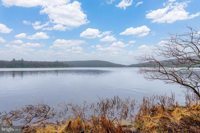 87 WARBLER CT, Lake Harmony, PA 18624