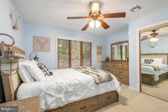 87 WARBLER CT, Lake Harmony, PA 18624