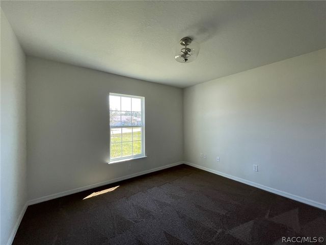 679 W Walkertown Drive, Dunnellon, FL 34434