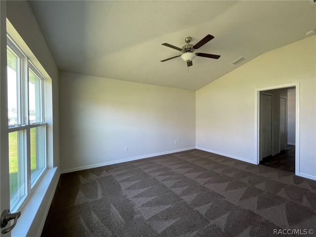 679 W Walkertown Drive, Dunnellon, FL 34434