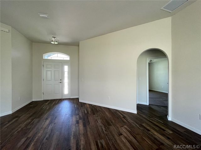 679 W Walkertown Drive, Dunnellon, FL 34434