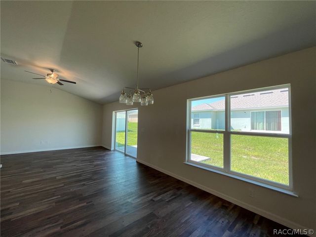 679 W Walkertown Drive, Dunnellon, FL 34434