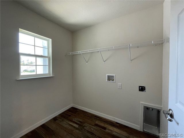 679 W Walkertown Drive, Dunnellon, FL 34434