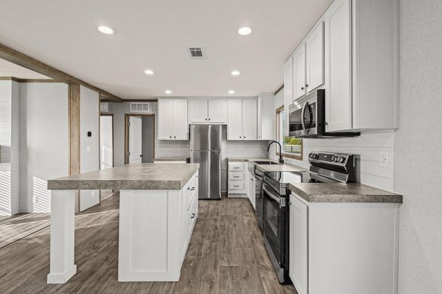 124 Porter Circle, Savoy, TX 75479