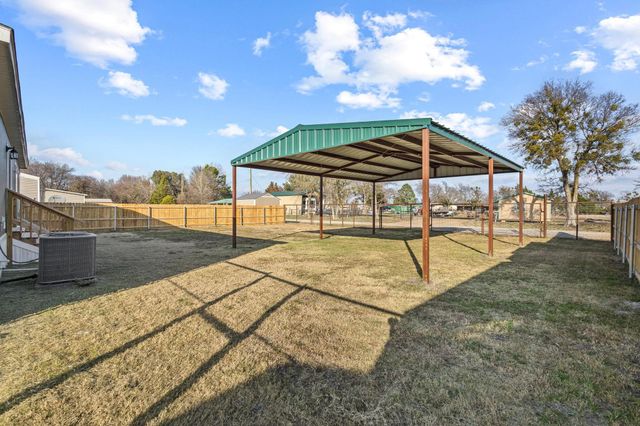 124 Porter Circle, Savoy, TX 75479