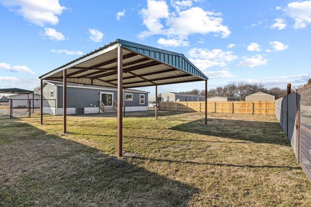 124 Porter Circle, Savoy, TX 75479