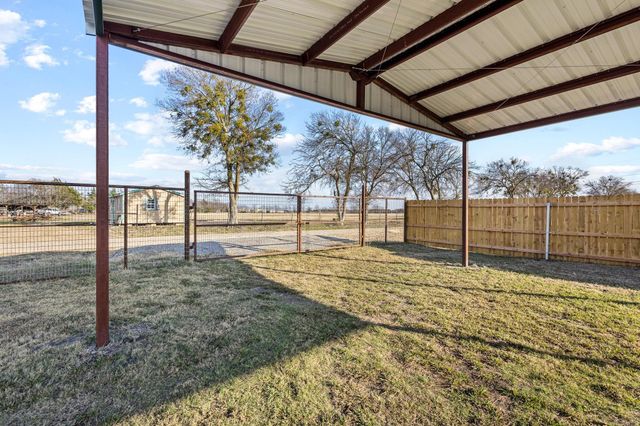 124 Porter Circle, Savoy, TX 75479
