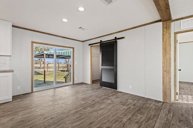 124 Porter Circle, Savoy, TX 75479