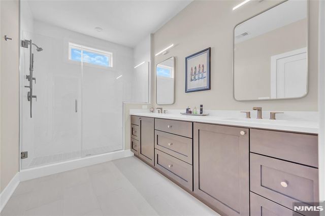 15 Linder Court, Middletown, NJ 07748