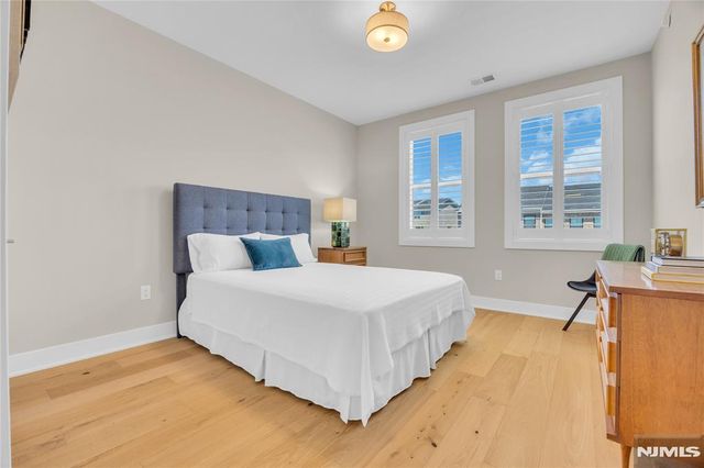 15 Linder Court, Middletown, NJ 07748