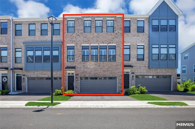 15 Linder Court, Middletown, NJ 07748