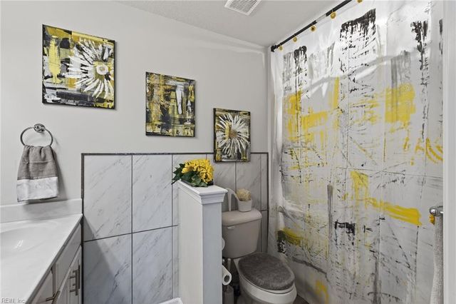 1009 White Marsh RD, Suffolk, VA 23434