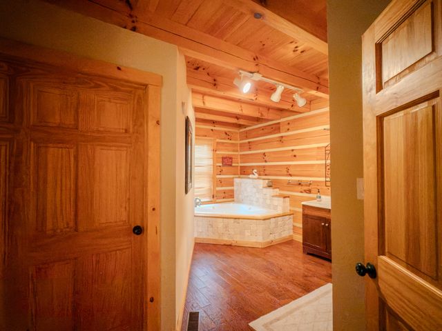 160 Mystic View Road, Monticello, KY 42633