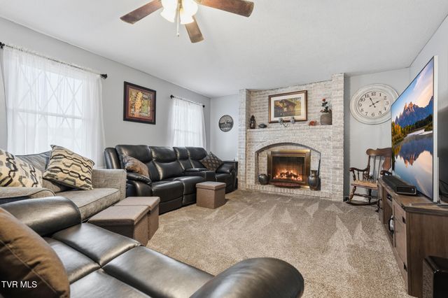 186 Kelly Coomer Road, Big Stone Gap, VA 24219