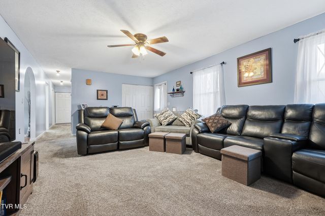 186 Kelly Coomer Road, Big Stone Gap, VA 24219