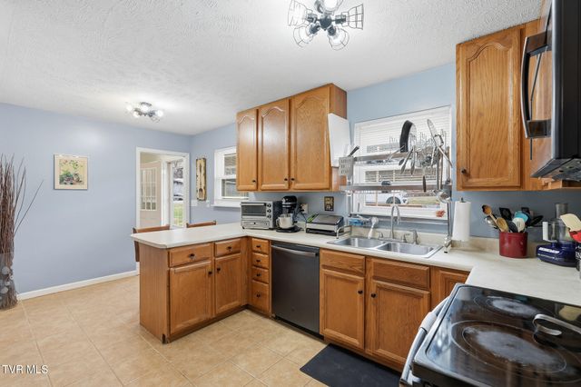 186 Kelly Coomer Road, Big Stone Gap, VA 24219