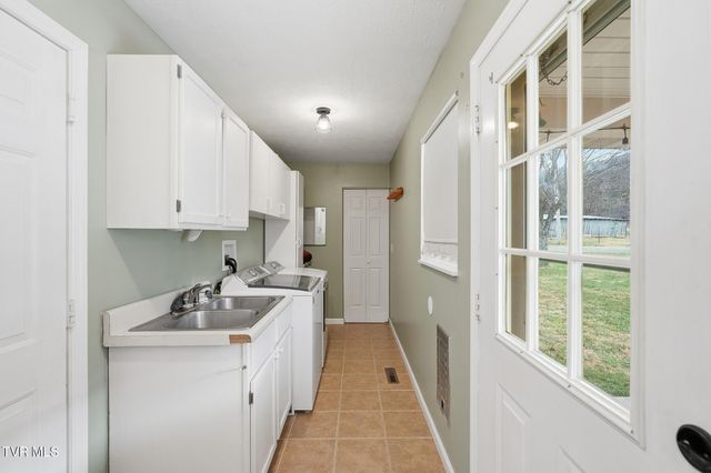 186 Kelly Coomer Road, Big Stone Gap, VA 24219