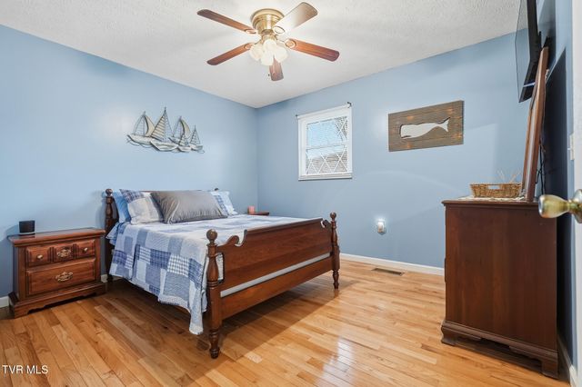 186 Kelly Coomer Road, Big Stone Gap, VA 24219