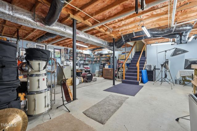 186 Kelly Coomer Road, Big Stone Gap, VA 24219