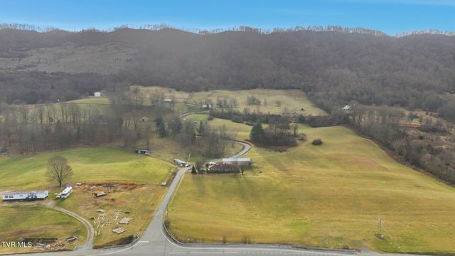 186 Kelly Coomer Road, Big Stone Gap, VA 24219