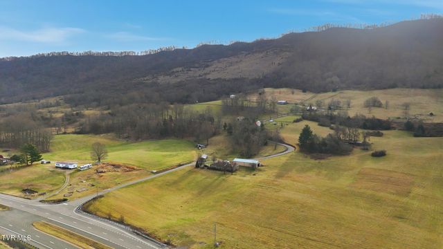 186 Kelly Coomer Road, Big Stone Gap, VA 24219