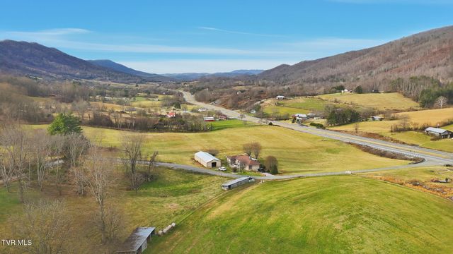 186 Kelly Coomer Road, Big Stone Gap, VA 24219
