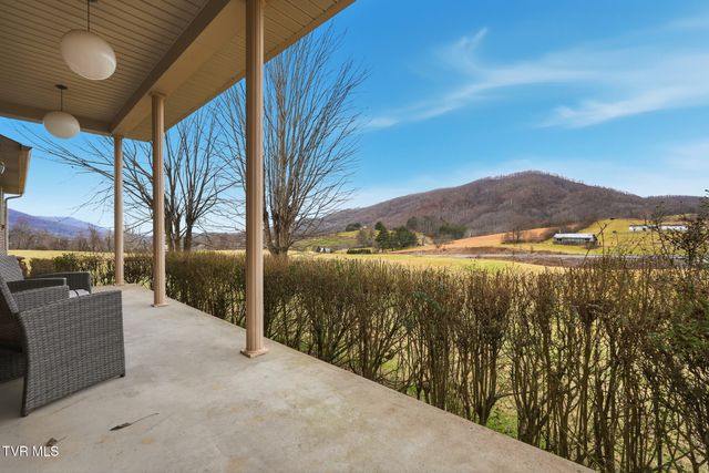 186 Kelly Coomer Road, Big Stone Gap, VA 24219