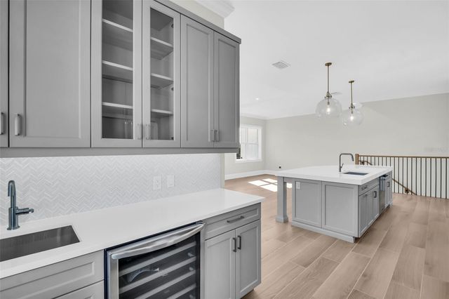 187 145TH AVENUE E 4, St Petersburg, FL 33708