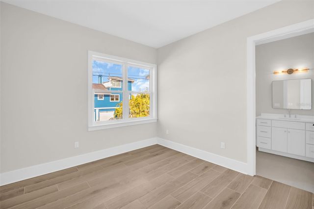 187 145TH AVENUE E 4, St Petersburg, FL 33708