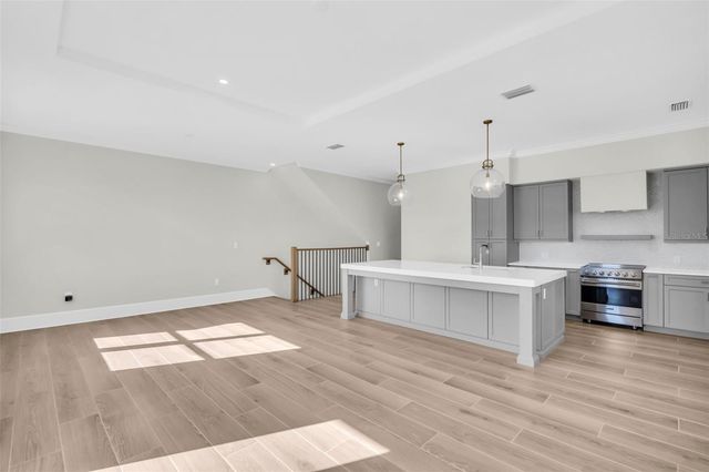 187 145TH AVENUE E 4, St Petersburg, FL 33708