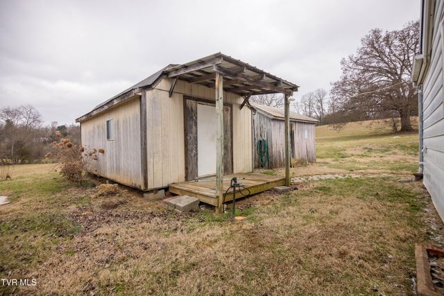 7958 Blue Springs Parkway, Mosheim, TN 37818