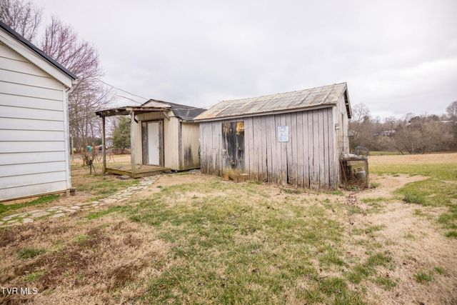 7958 Blue Springs Parkway, Mosheim, TN 37818