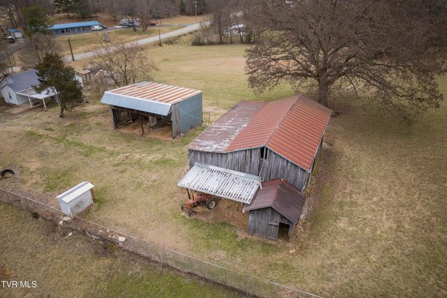 7958 Blue Springs Parkway, Mosheim, TN 37818