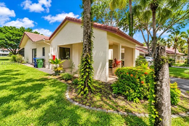 16273 Laurel Dr 7, Weston, FL 33326