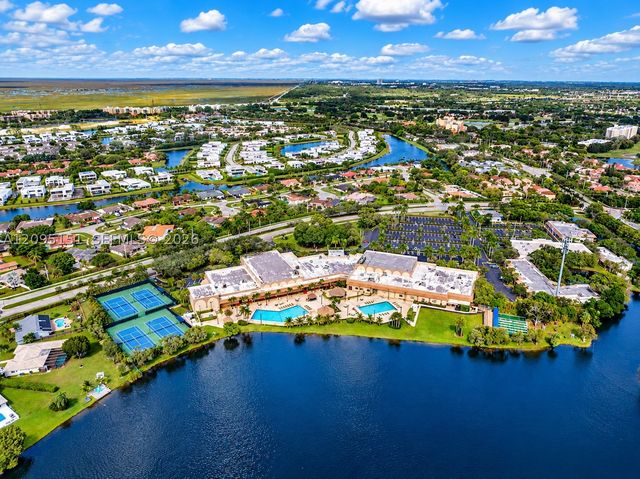 16273 Laurel Dr 7, Weston, FL 33326