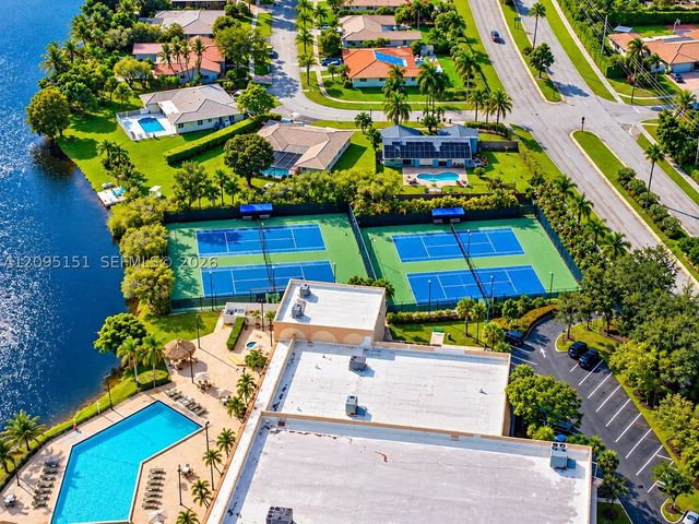 16273 Laurel Dr 7, Weston, FL 33326