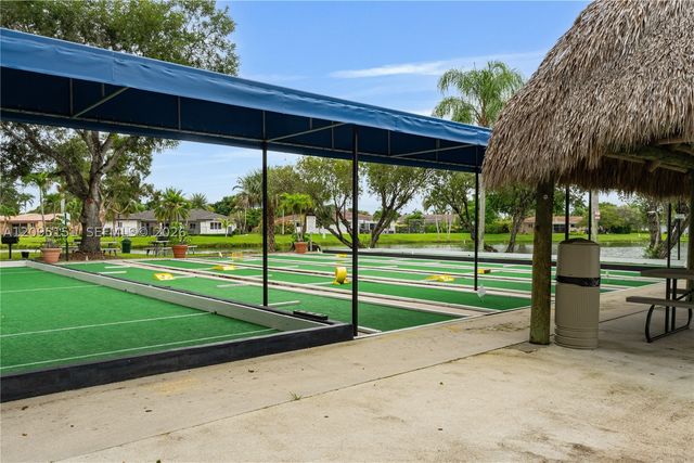 16273 Laurel Dr 7, Weston, FL 33326