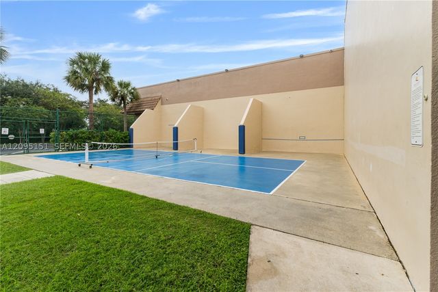 16273 Laurel Dr 7, Weston, FL 33326