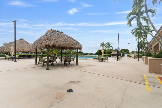 16273 Laurel Dr 7, Weston, FL 33326