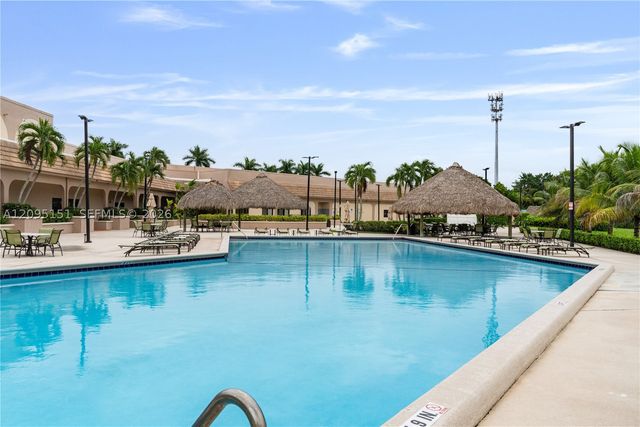 16273 Laurel Dr 7, Weston, FL 33326