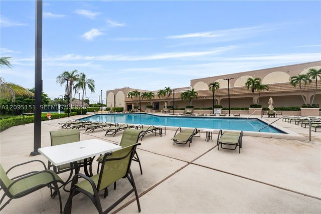 16273 Laurel Dr 7, Weston, FL 33326