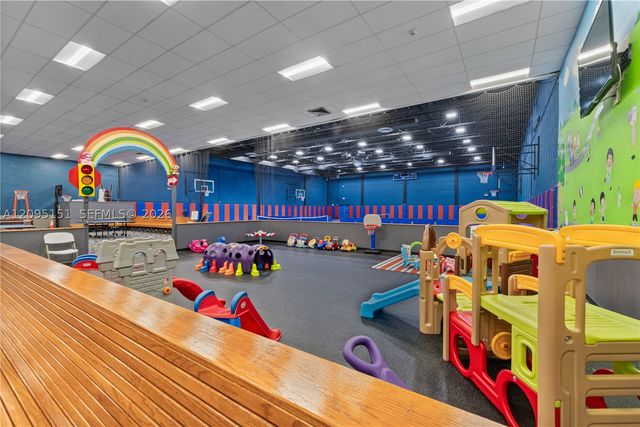 16273 Laurel Dr 7, Weston, FL 33326