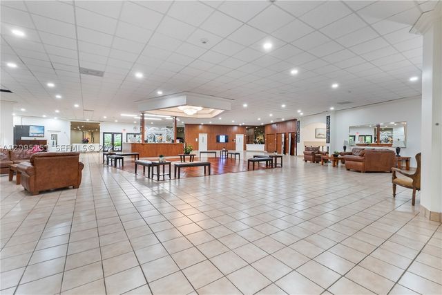 16273 Laurel Dr 7, Weston, FL 33326