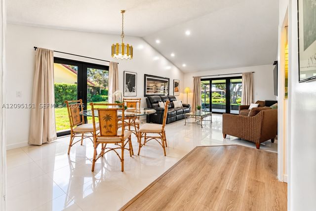 16273 Laurel Dr 7, Weston, FL 33326