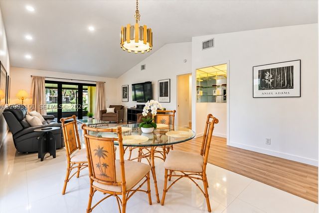 16273 Laurel Dr 7, Weston, FL 33326