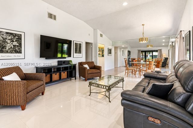 16273 Laurel Dr 7, Weston, FL 33326