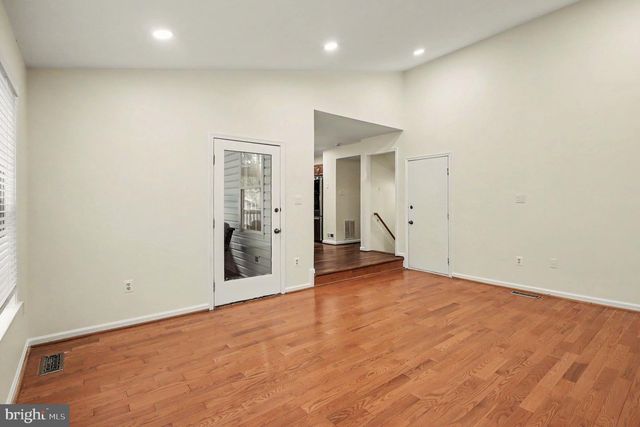 7536 CINNABAR TER, Gaithersburg, MD 20879