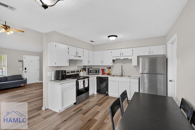 814 Lost Grove Lane, Hinesville, GA 31313